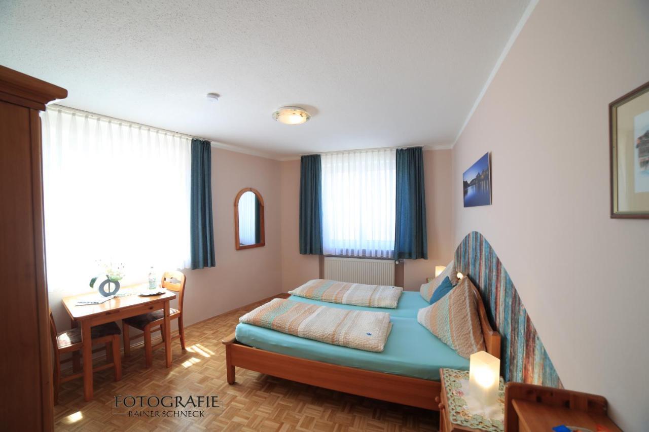 Cafe Am Donautor Hotel Келхайм Екстериор снимка