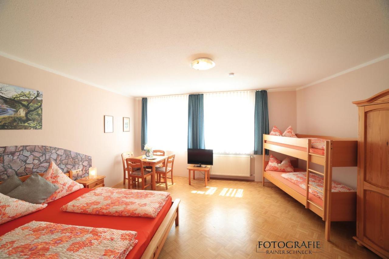 Cafe Am Donautor Hotel Келхайм Екстериор снимка